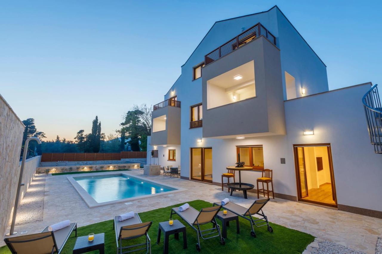 Vila Rusinac - Private Heated Pool Kaštela Exterior foto